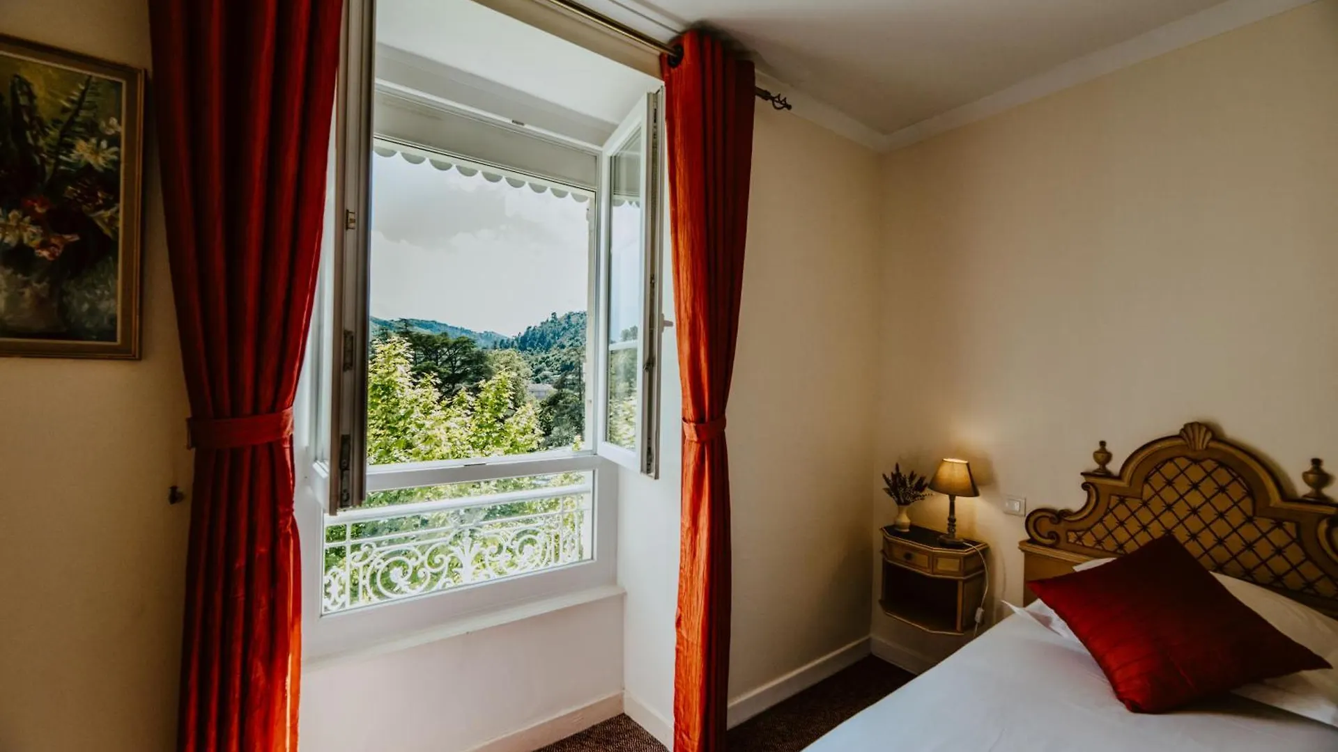 Grand Hotel Des Bains & Villas Des Bains Vals-les-Bains 3*,