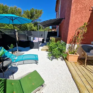 https://linstant-mer-appartement-avec-grand-jardin-la-capte.aixenprovencehotels.org
