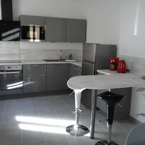 https://colombe.fr-provencehotel.com